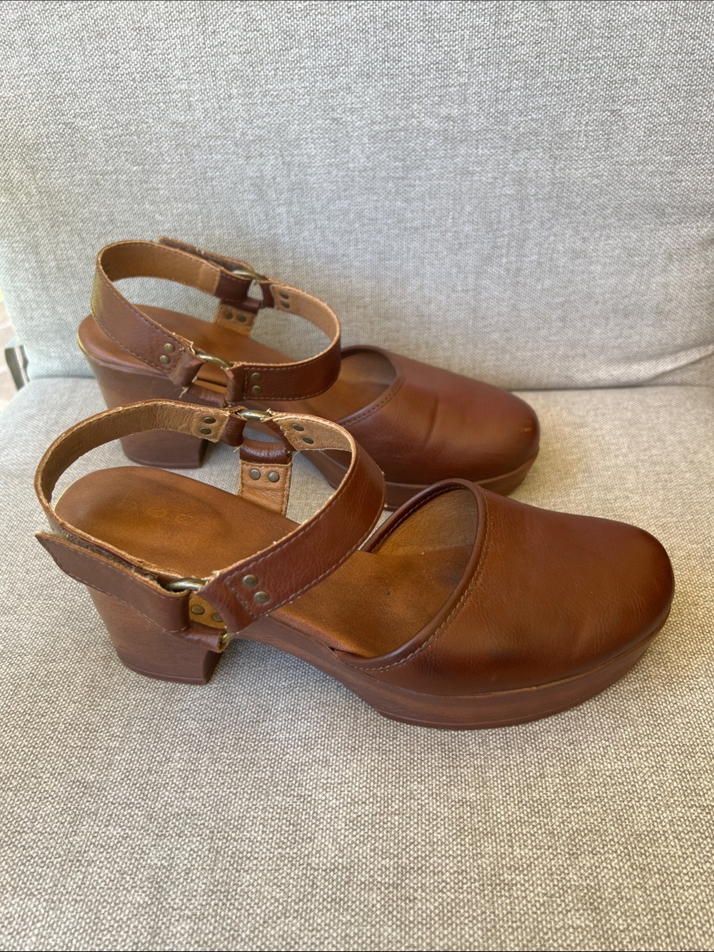 b.o.c. Natasha Brown Mary Jane Platform Clogs - Picture 4 of 7